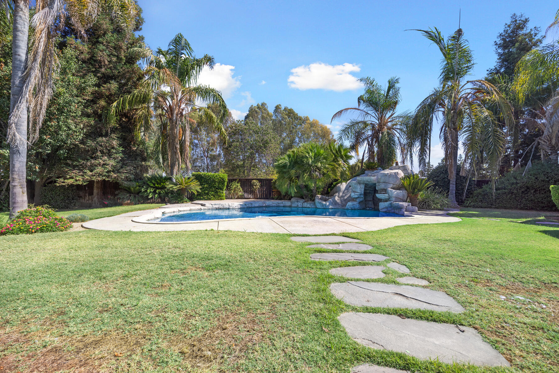 1163 North Belmont Road Exeter, CA 93221 - Photo 57 of 81 57 - Pool