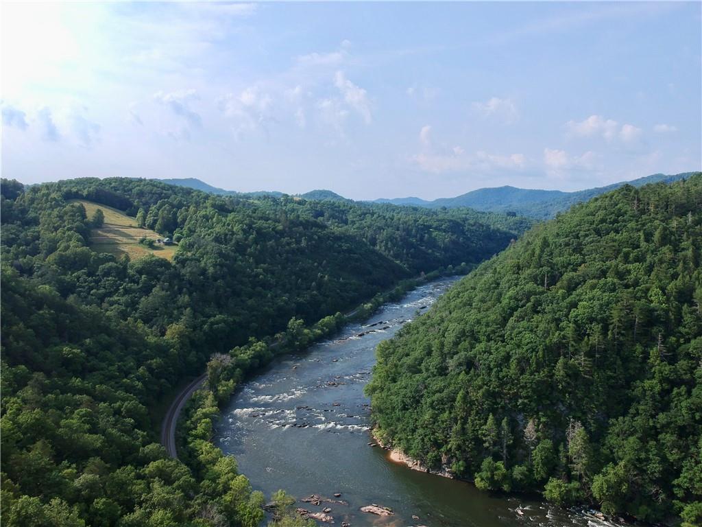 305 Raccoon Run, Unit 25 Marshall, NC 28753 - Photo 7 of 30