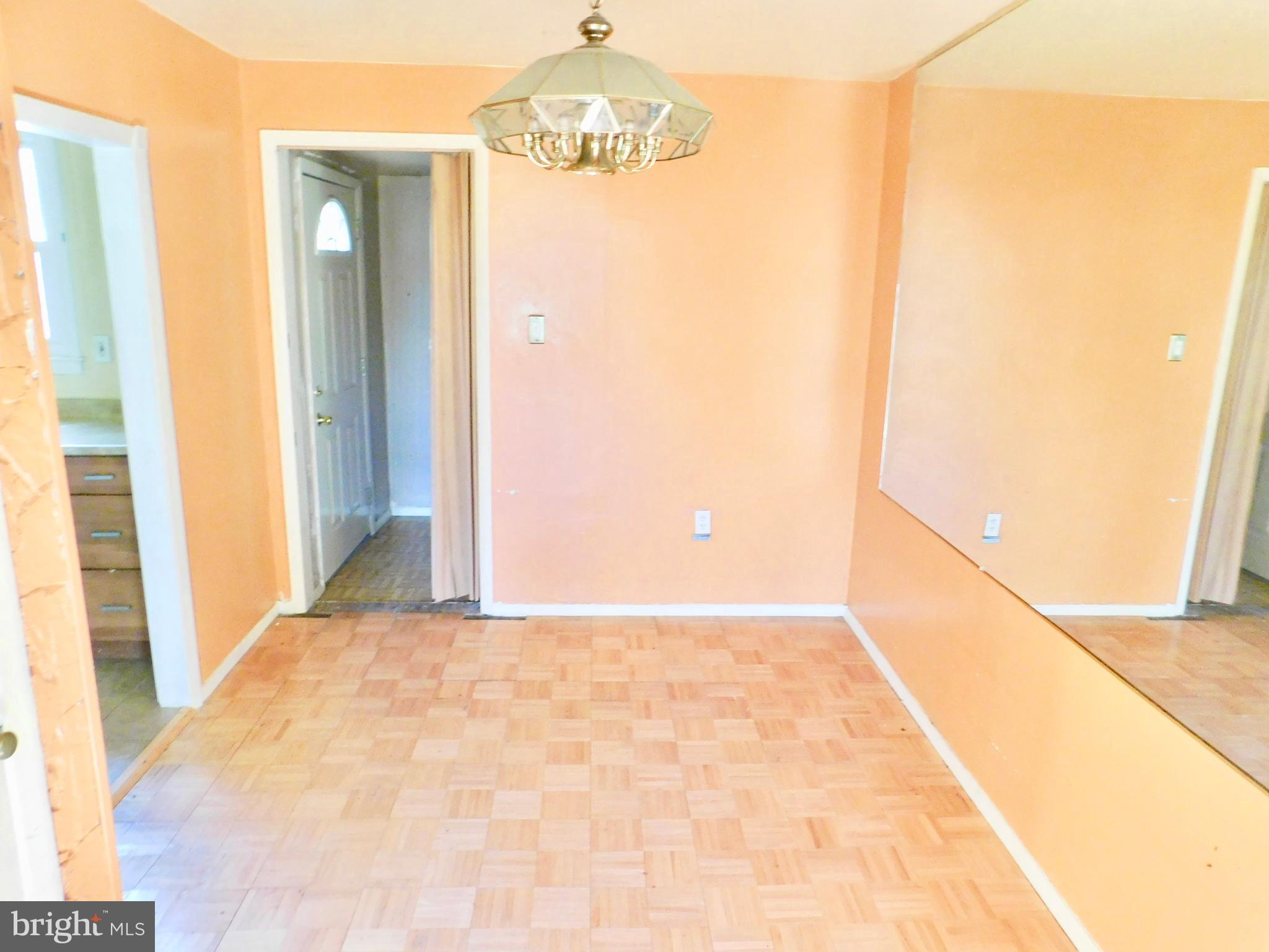 819 Templecliff Road Pikesville, MD 21208 - Photo 7 of 17 Formal dining area