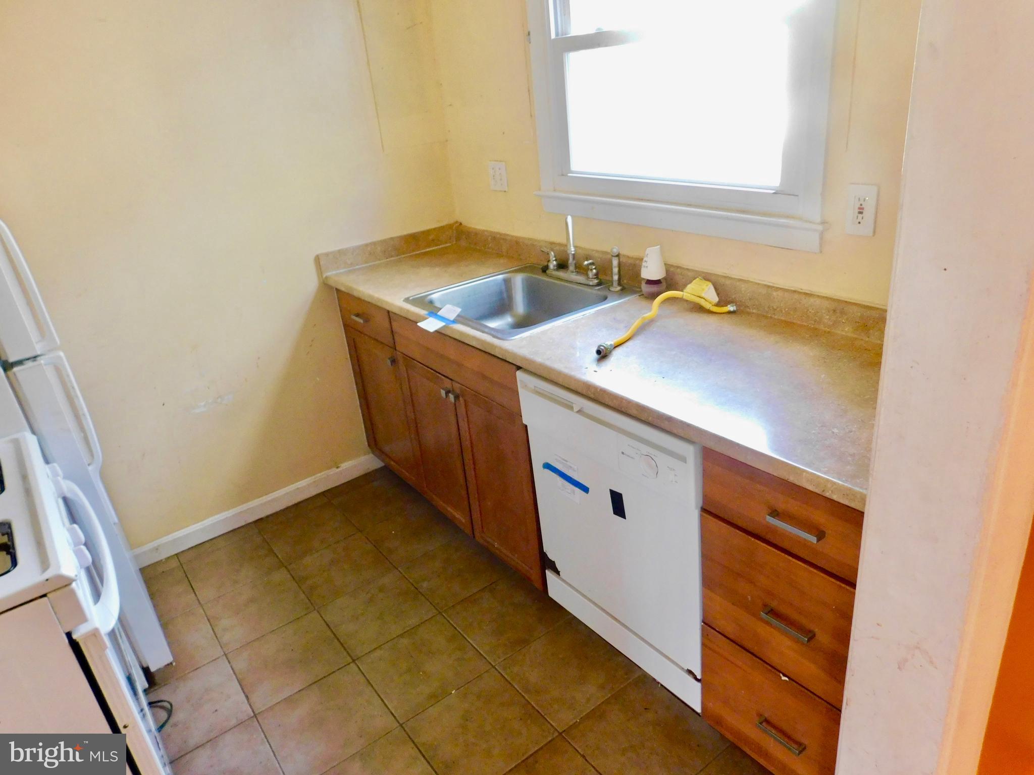 819 Templecliff Road Pikesville, MD 21208 - Photo 9 of 17 Kitchen