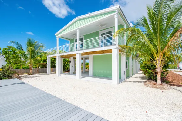 $1,349,000 | 335 Pirates Road, Summerland Key, FL 33042