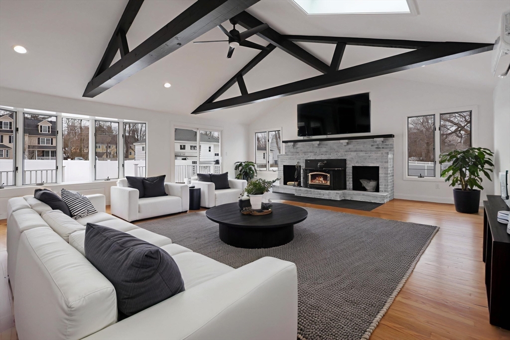 201 Aberdeen Road Methuen, MA 01844 - Photo 2 of 33