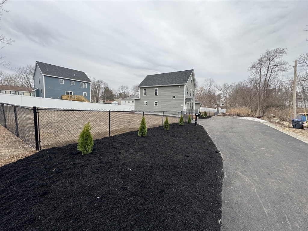 201 Aberdeen Road Methuen, MA 01844 - Photo 25 of 33