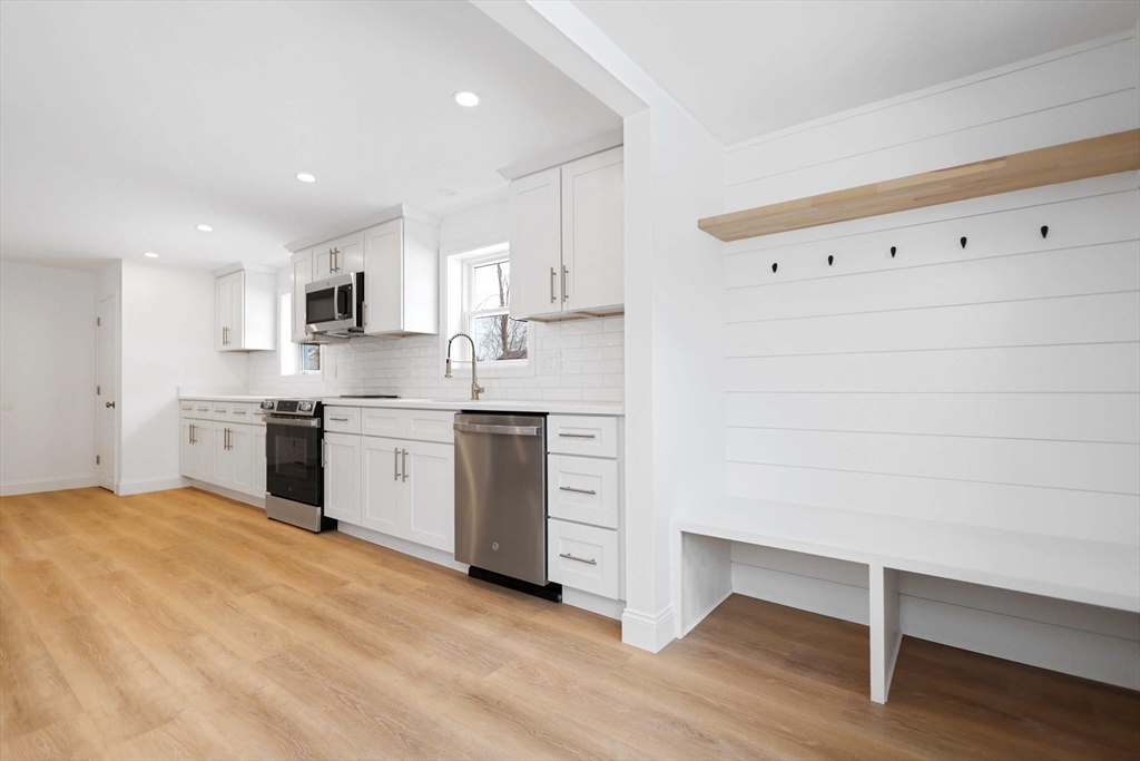 201 Aberdeen Road Methuen, MA 01844 - Photo 7 of 33