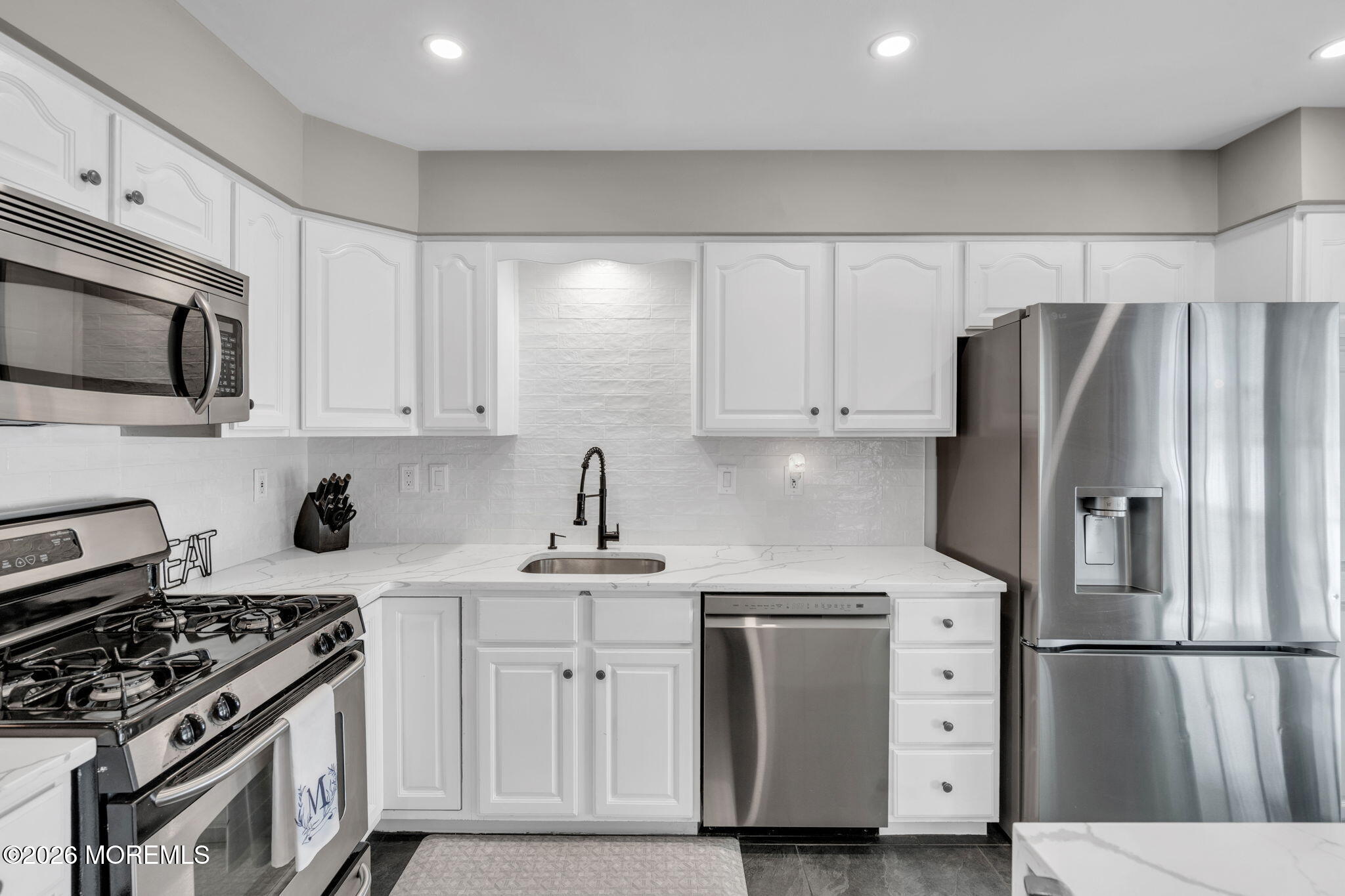 5 Painted Wagon Road, Unit 108 Holmdel, NJ 07733 - Photo 7 of 34 23-web-or-mls-DSC01412