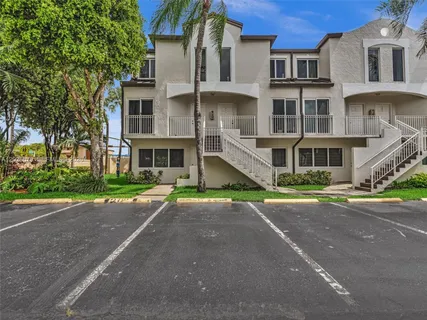 $325,000 | 8695 Northwest 6th Lane, Unit 2111, Miami, FL 33126