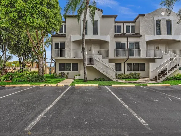 $325,000 | 8695 Northwest 6th Lane, Unit 2111, Miami, FL 33126
