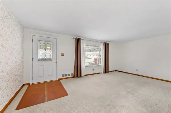 $1,900 | 4813 Sandy Drive, Monroeville, PA 15146