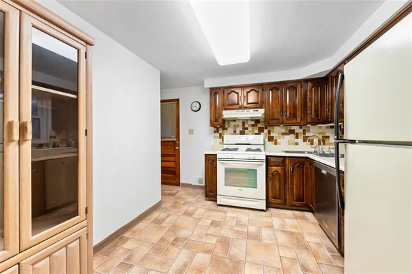 $1,900 | 4813 Sandy Drive, Monroeville, PA 15146