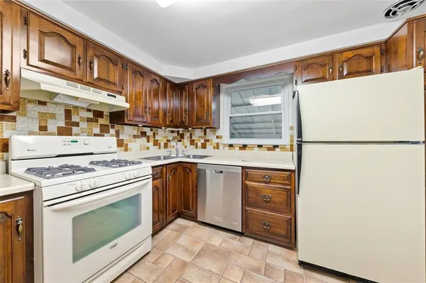 $1,900 | 4813 Sandy Drive, Monroeville, PA 15146