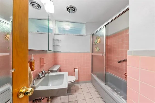 $1,900 | 4813 Sandy Drive, Monroeville, PA 15146