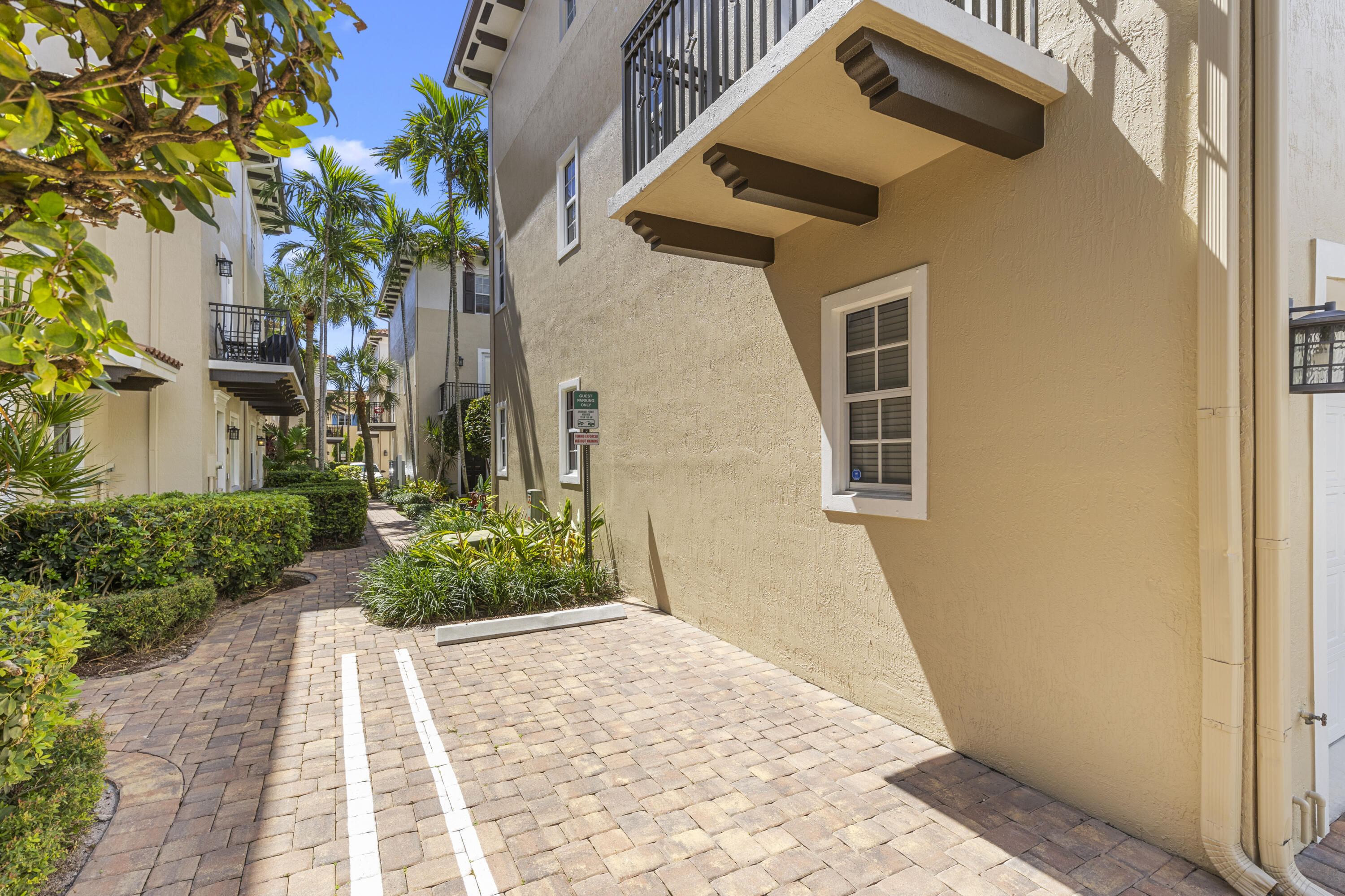 65 Southeast 5th Avenue, Unit B Delray Beach, FL 33483 - Photo 34 of 47 front view of a house