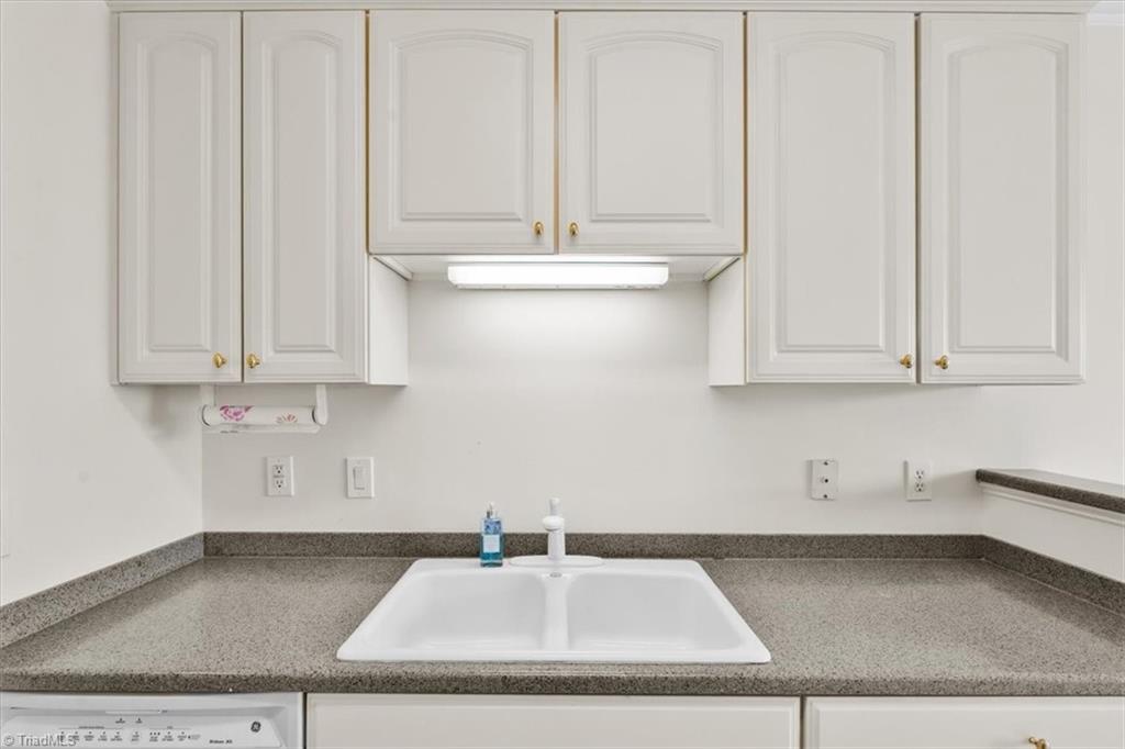 524 College Road, Unit 306 Greensboro, NC 27410 - Photo 13 of 35