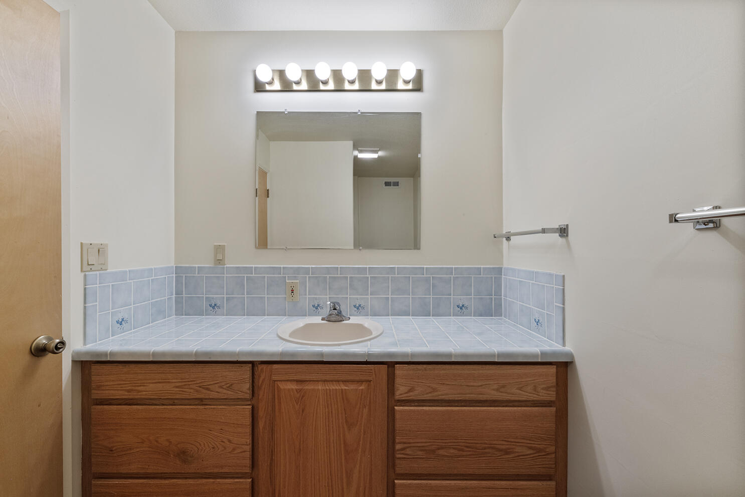 10300 North Applegate Road Grants Pass, OR 97527 - Photo 35 of 40 36