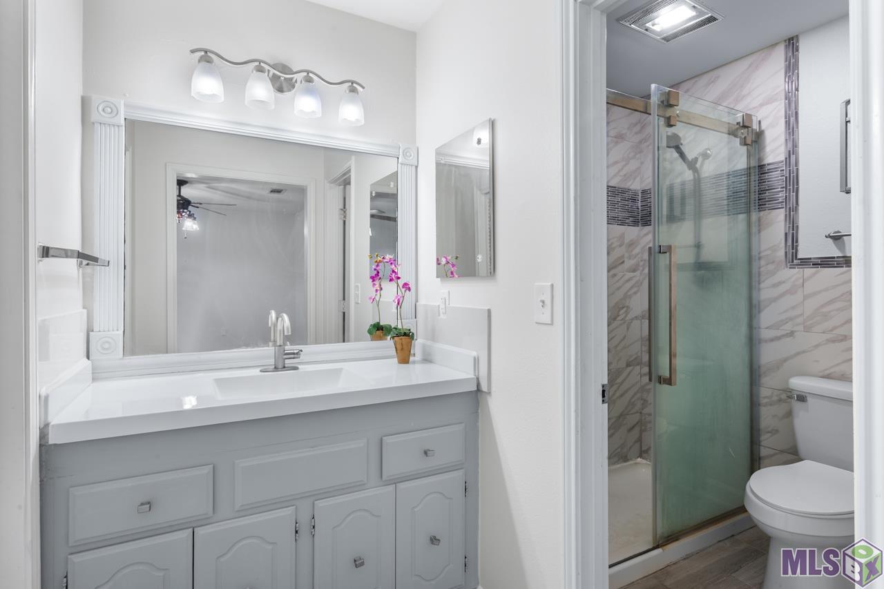 2406 Shadowbrook Drive Baton Rouge, LA 70816 - Photo 16 of 26 Master Bathroom