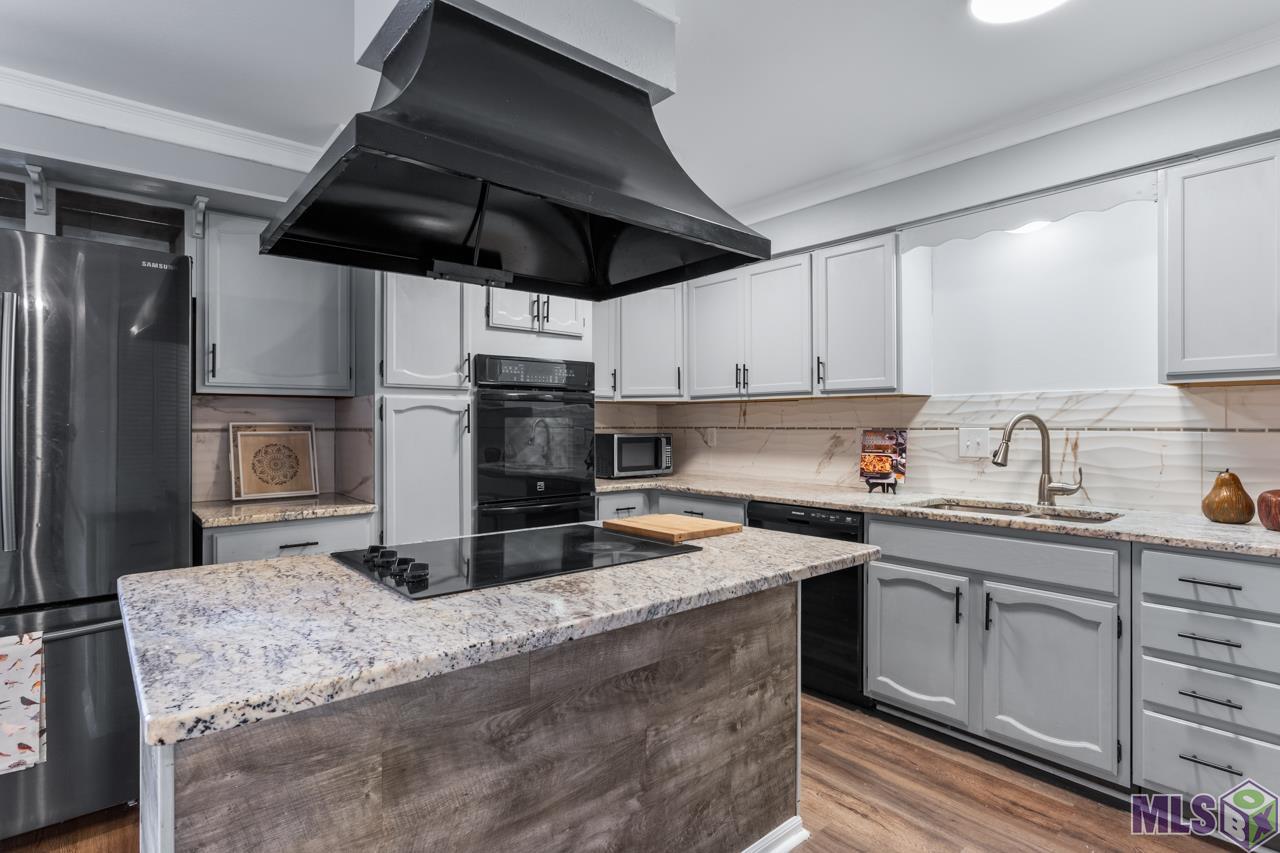 2406 Shadowbrook Drive Baton Rouge, LA 70816 - Photo 4 of 26 Kitchen