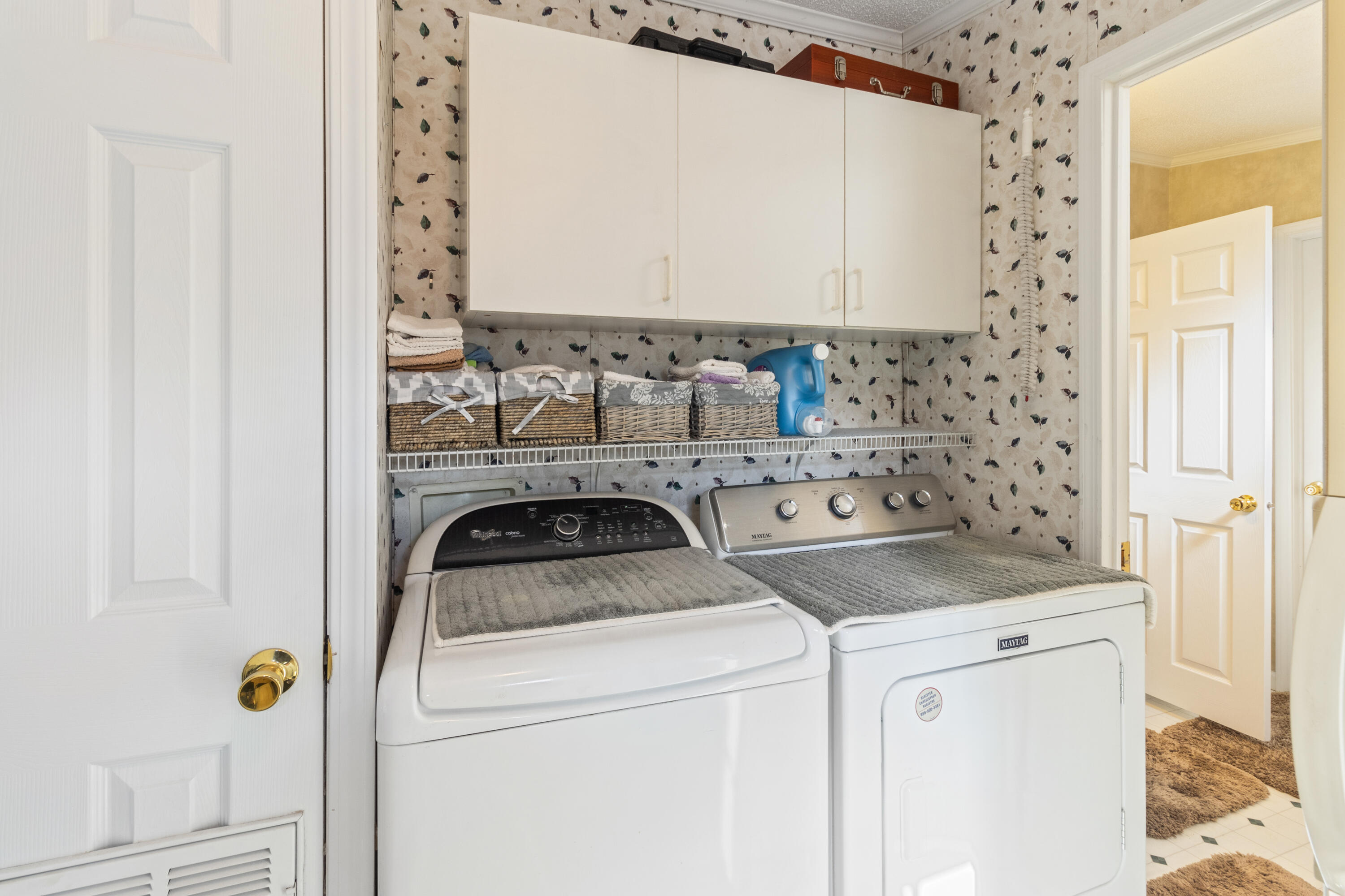 387 Pope Street Freeport, FL 32439 - Photo 20 of 82 a utility room with dryer and washer