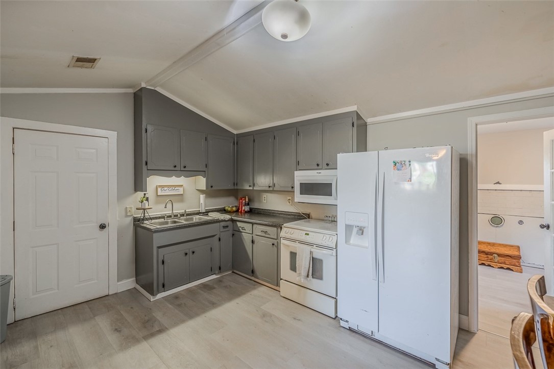 139 Williams Road Pelzer, SC 29669 - Photo 3 of 36 Kitchen