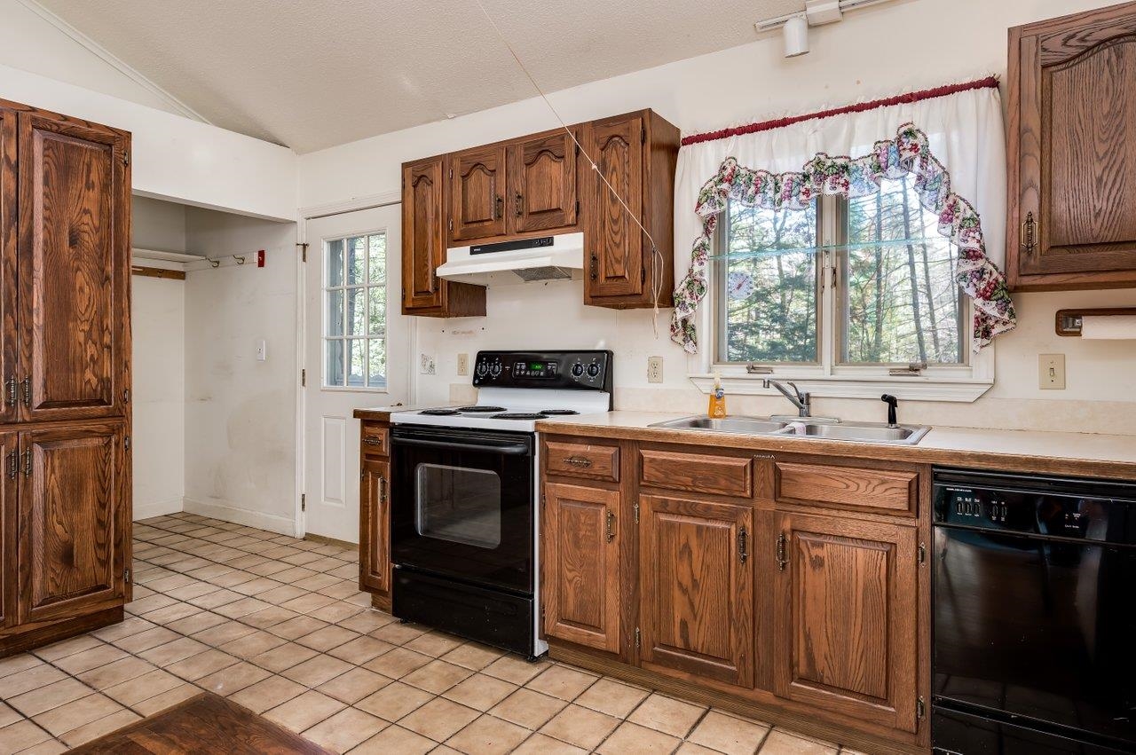 170 Mast Road Epping, NH 03042 - Photo 11 of 39