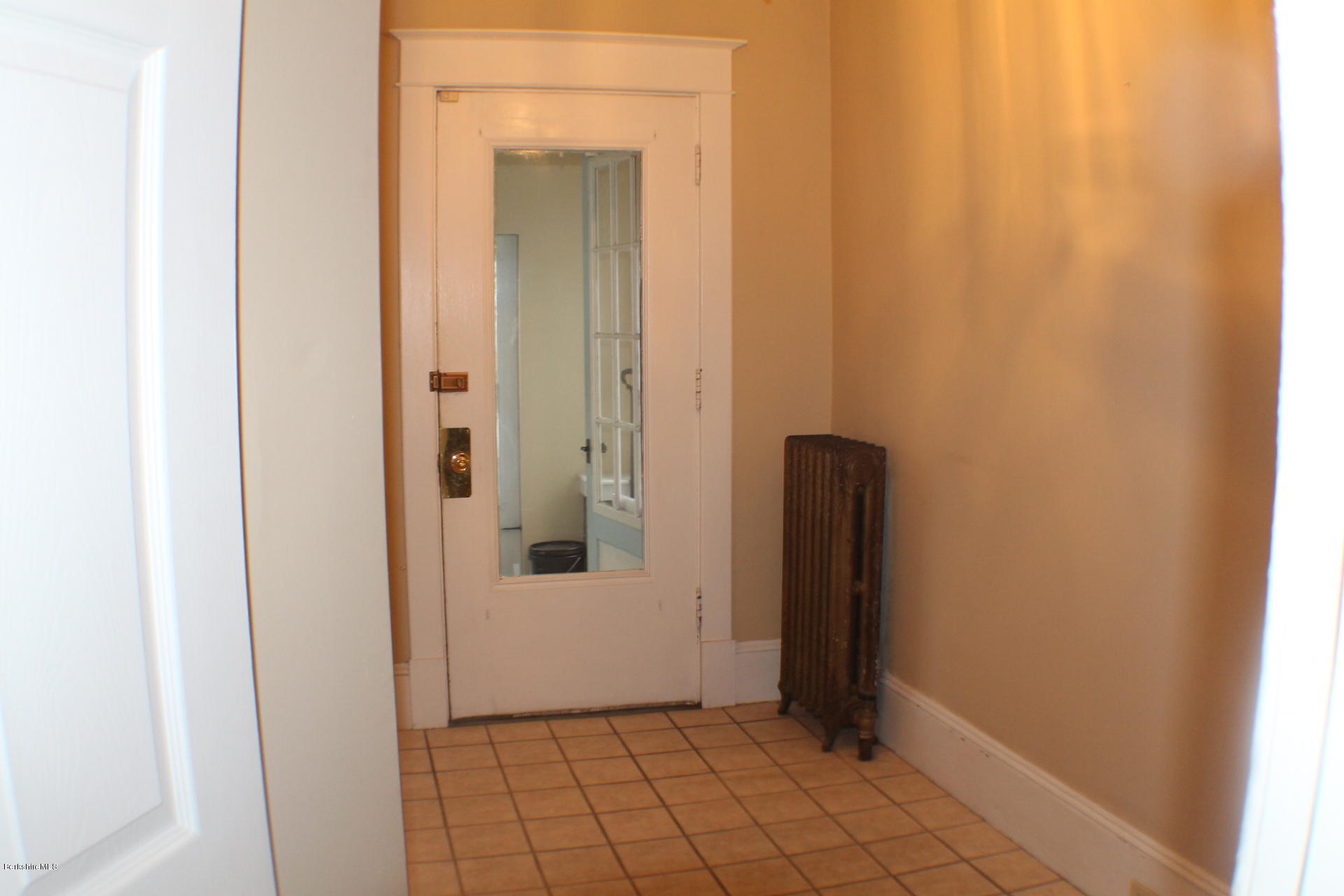 80 Bay State Road Pittsfield, MA 01201 - Photo 7 of 17 Foyer