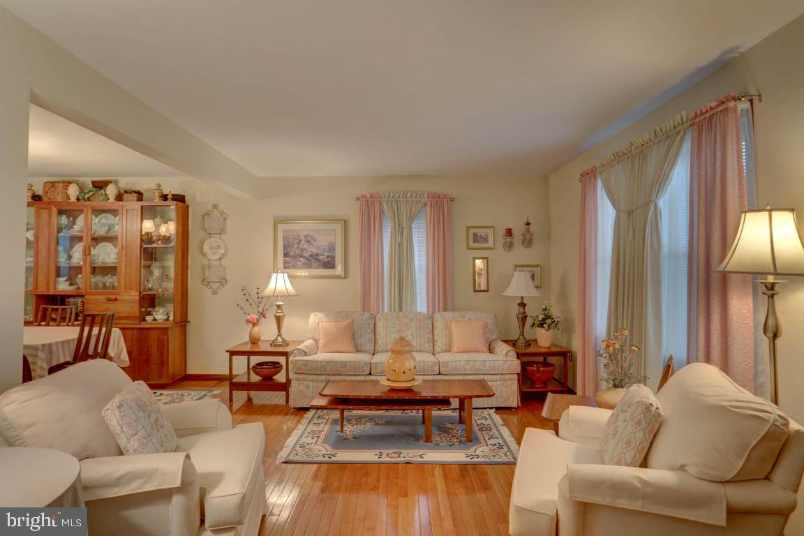 2166 Coventry Road Lancaster, PA 17601 - Photo 6 of 39 Gallery Image 6