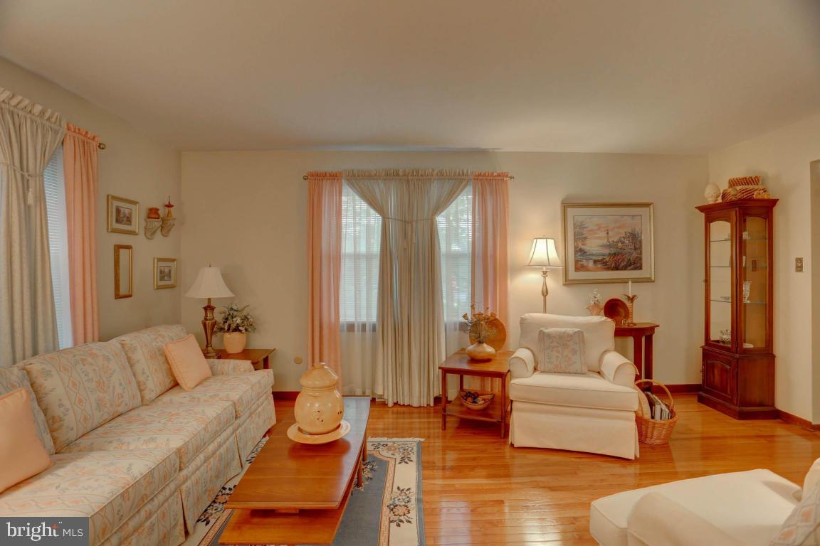 2166 Coventry Road Lancaster, PA 17601 - Photo 9 of 39 Gallery Image 9