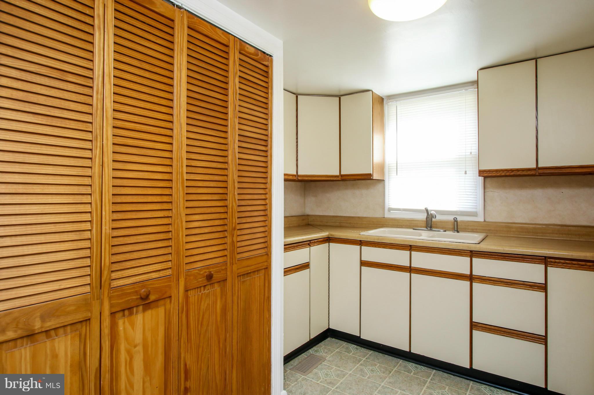 245 Arundel Road Pasadena, MD 21122 - Photo 14 of 30 Kitchen