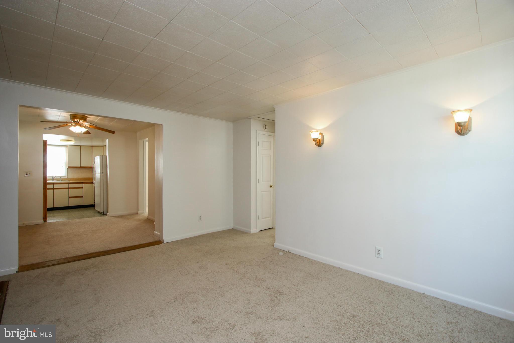 245 Arundel Road Pasadena, MD 21122 - Photo 4 of 30 Living Room