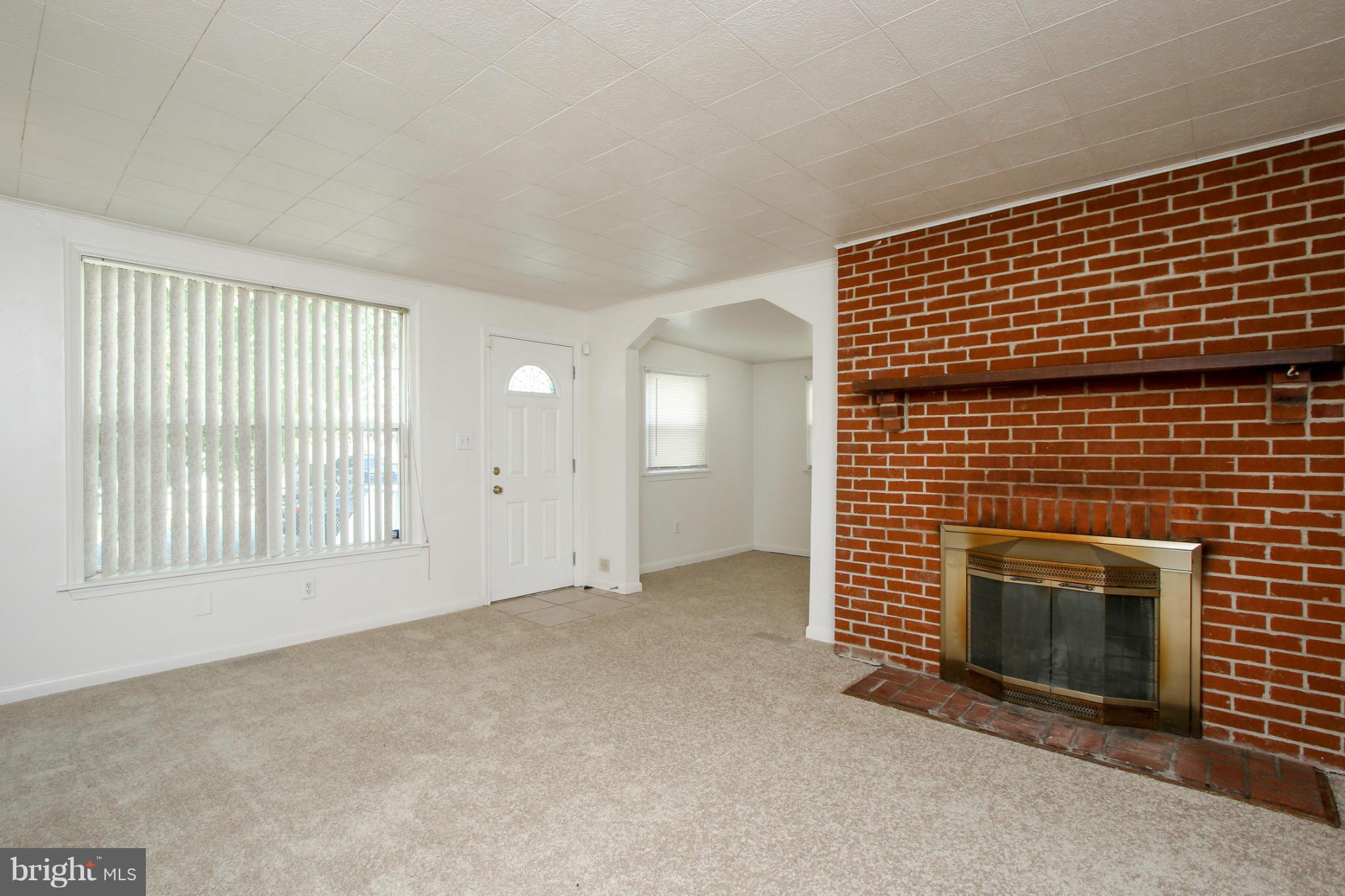 245 Arundel Road Pasadena, MD 21122 - Photo 5 of 30 Living Room