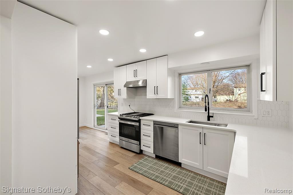 569 Worthington Road Canton, MI 48188 - Photo 6 of 23 Gallery Image 6