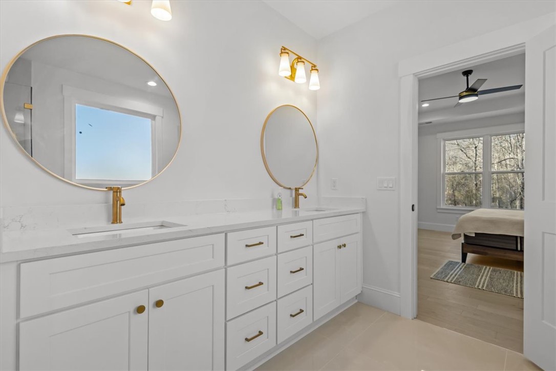 151 Rivendell Drive Anderson, SC 29621 - Photo 15 of 48 Master bath