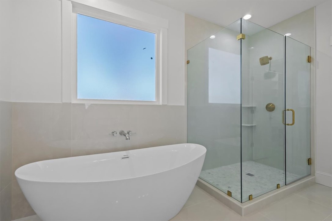 151 Rivendell Drive Anderson, SC 29621 - Photo 16 of 48 Master bath