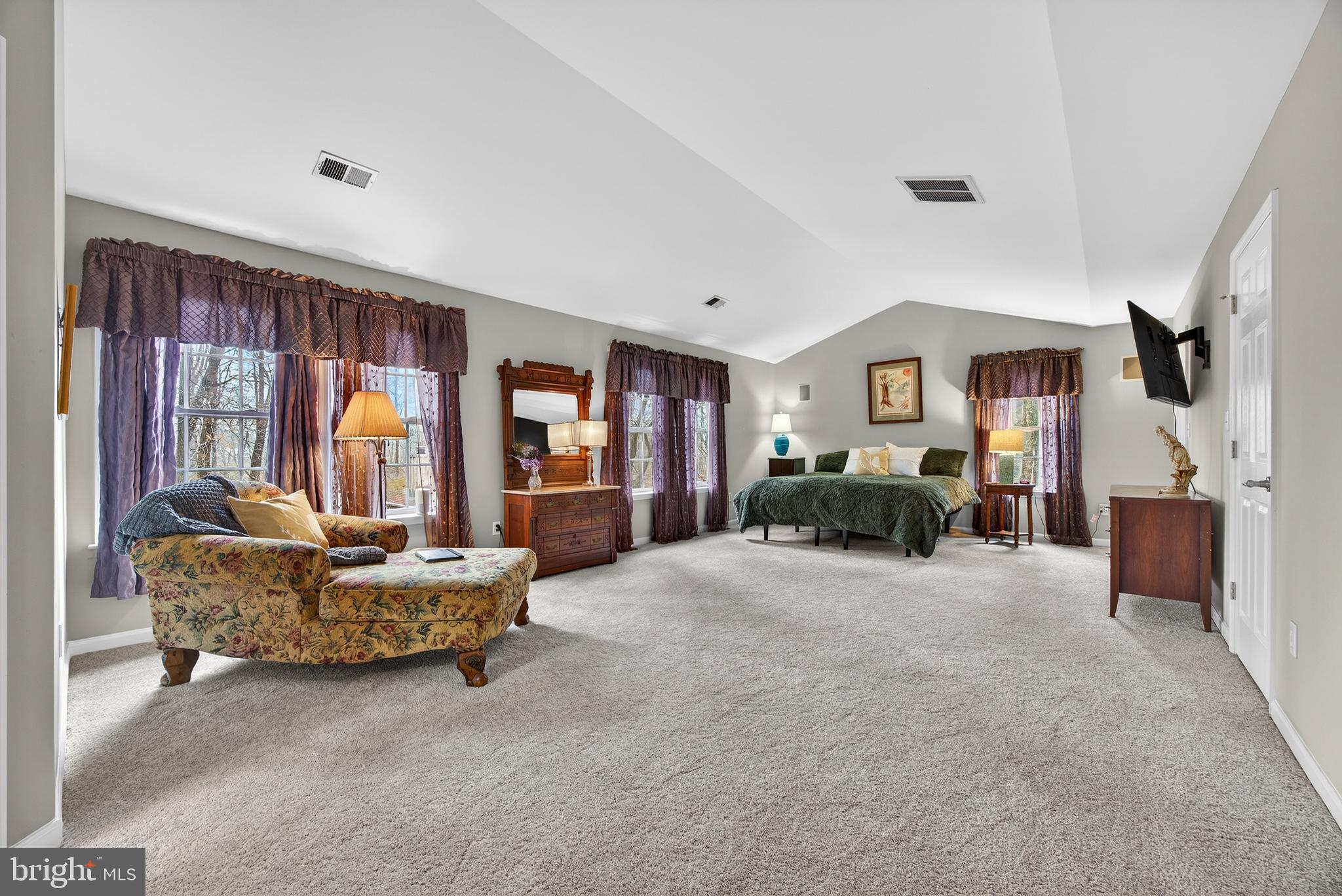 5777 White Rock Road Sykesville, MD 21784 - Photo 12 of 50 Oversized Primary bedroom