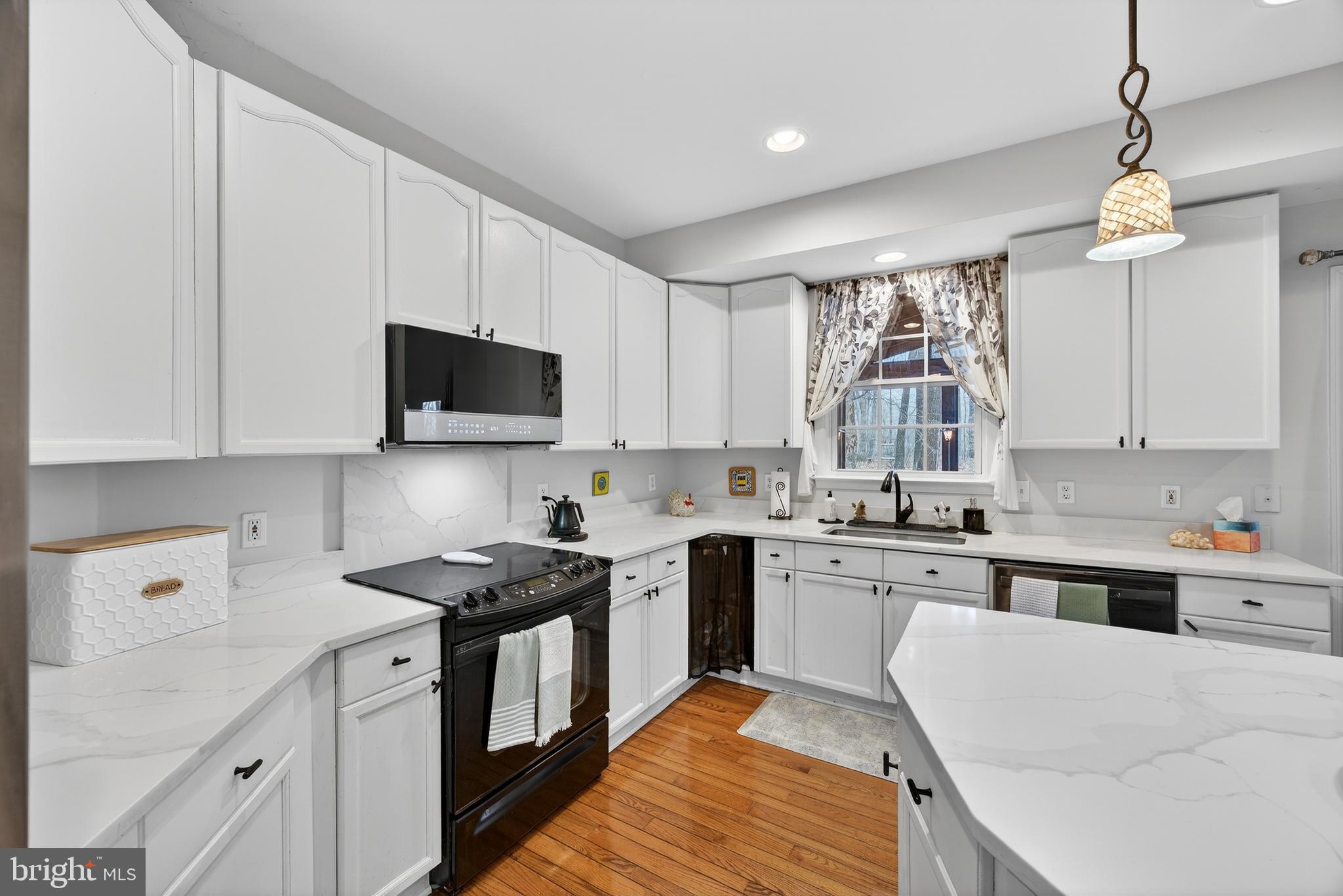 5777 White Rock Road Sykesville, MD 21784 - Photo 19 of 50 Loads of Quartz Counters