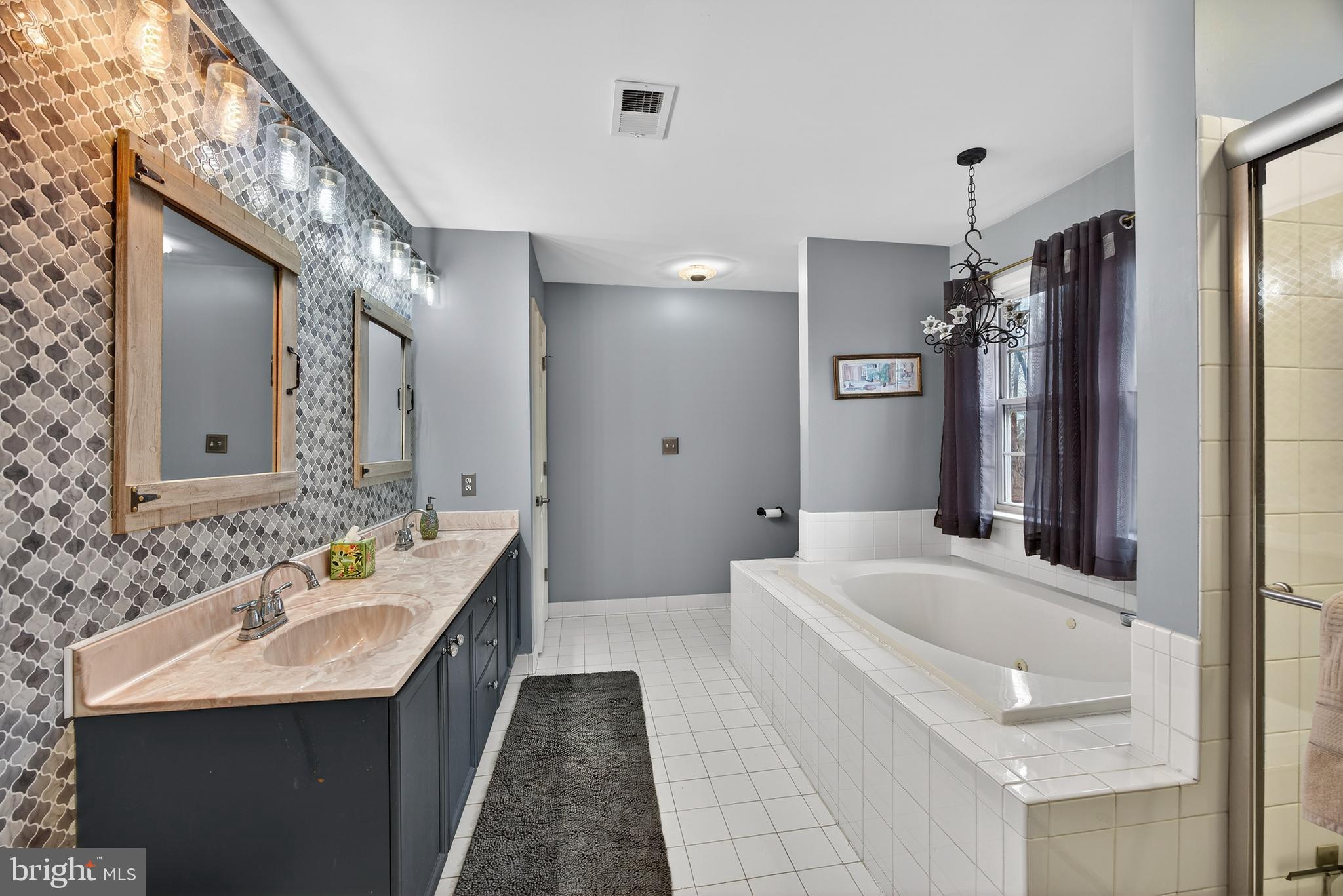 5777 White Rock Road Sykesville, MD 21784 - Photo 29 of 50 Primary Bath w/separate shower & jetted tub