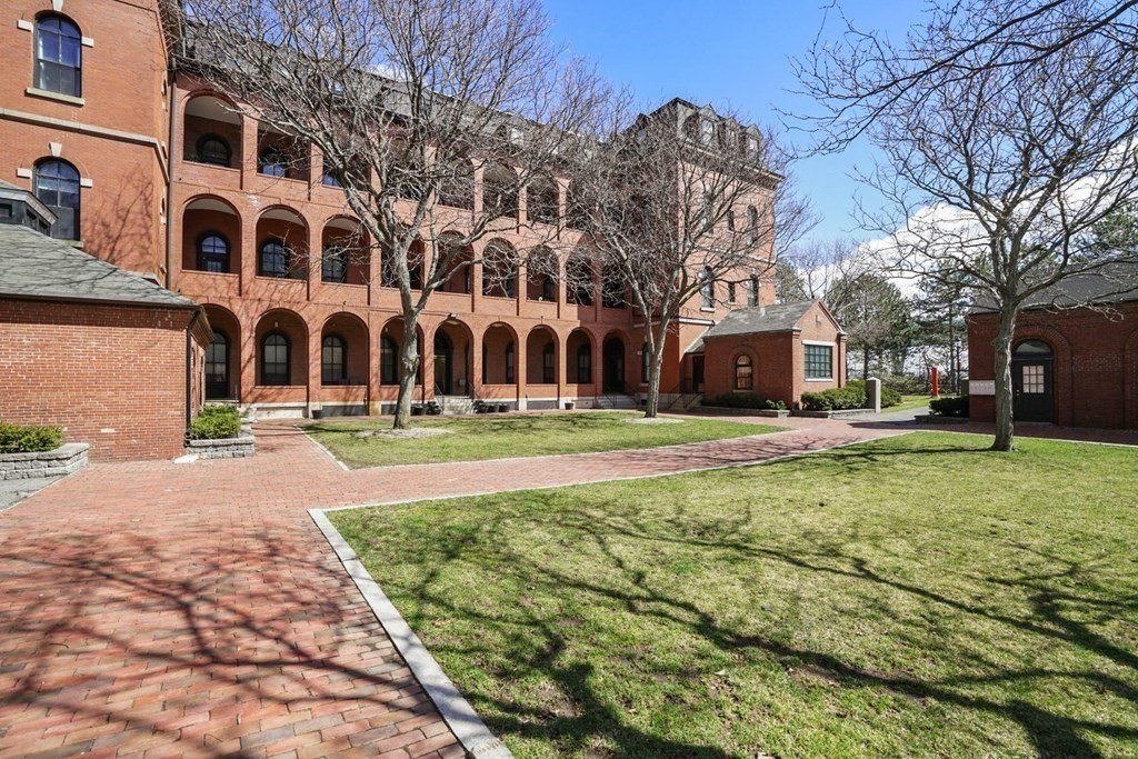 100 Captains Row, Unit 301 Chelsea, MA 02150 - Photo 2 of 18