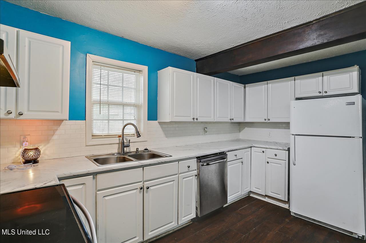 167 South Fox Hall Road Pearl, MS 39208 - Photo 9 of 22 Kitchen 2