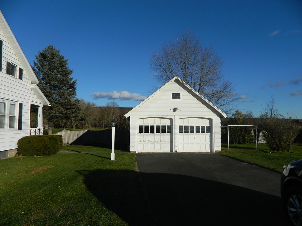 82 Hadley Road Sunderland, MA 01375 - Photo 2 of 26 Gallery Image 2