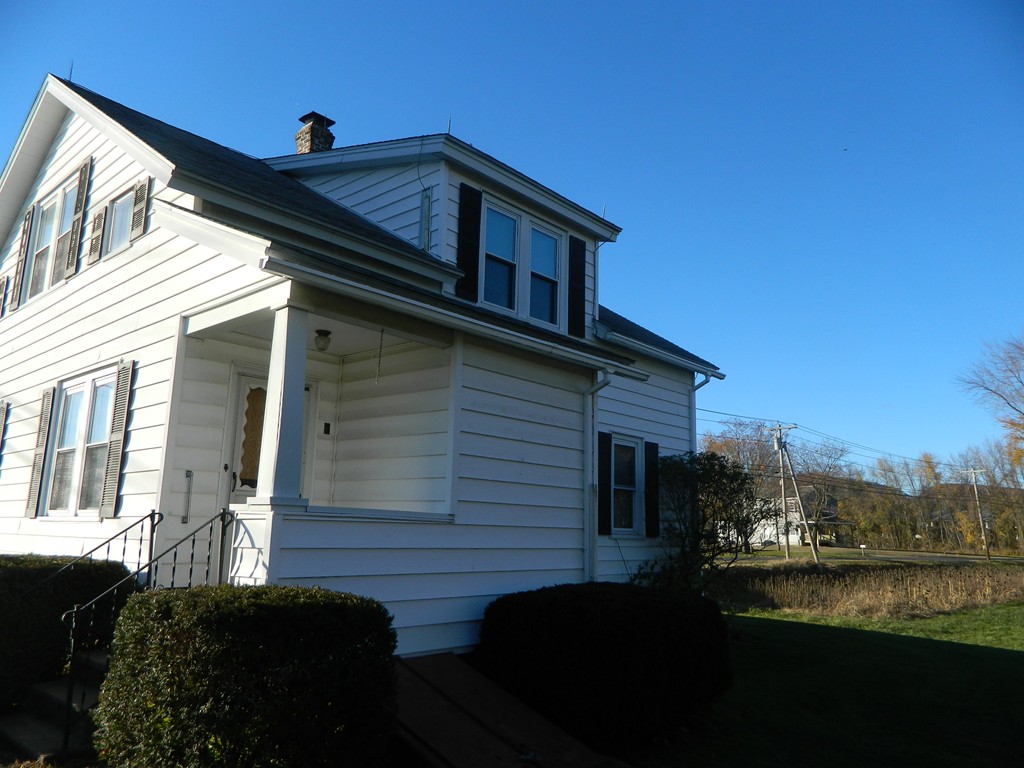 82 Hadley Road Sunderland, MA 01375 - Photo 3 of 26 Gallery Image 3