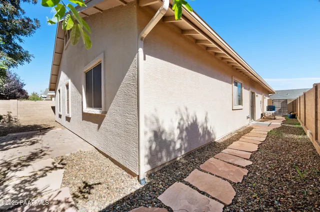 $415,000 | 328 La Paz Street, Dewey, AZ 86327