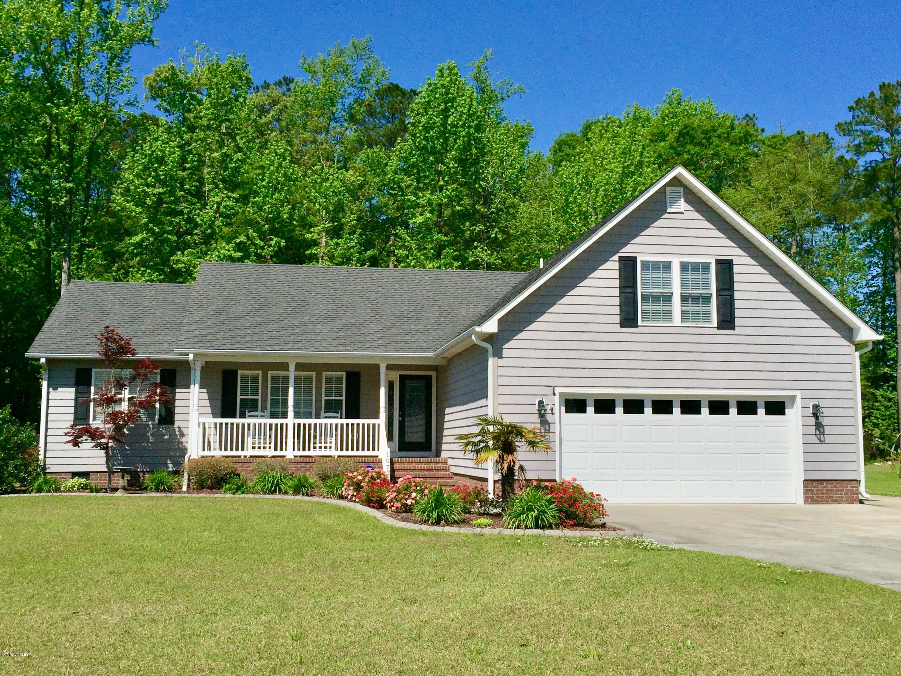 107 Westerly Road New Bern, NC 28560 - Photo 1 of 37 02. IMG_6123