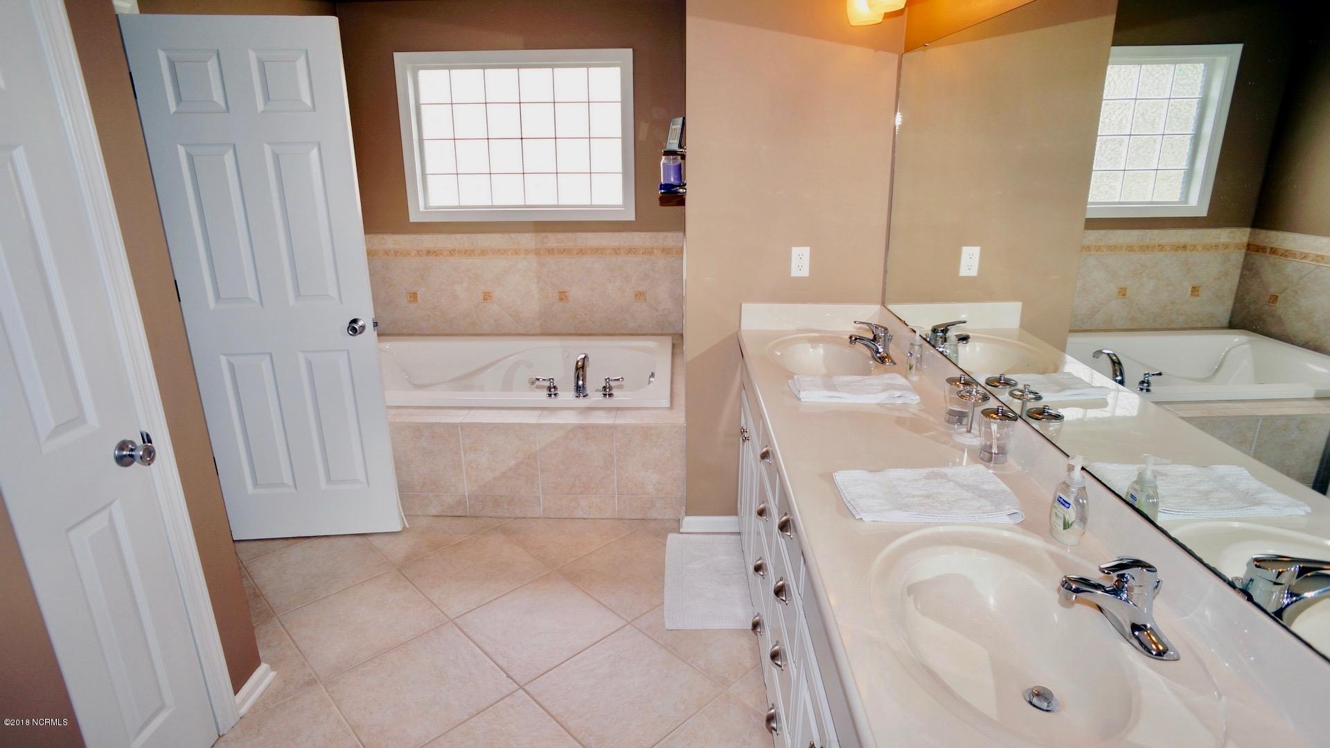 107 Westerly Road New Bern, NC 28560 - Photo 16 of 37 18. WESTERLY 107 05-06-18 035
