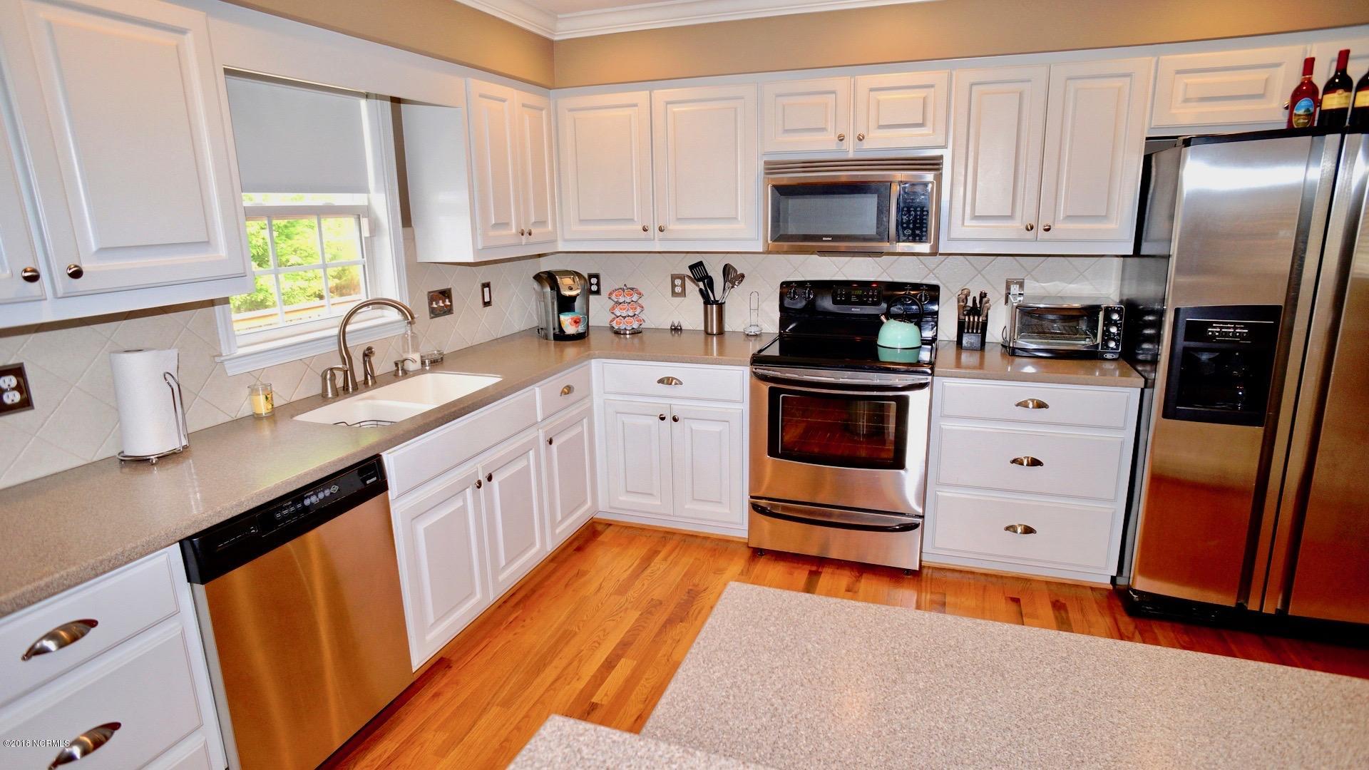 107 Westerly Road New Bern, NC 28560 - Photo 9 of 37 10. WESTERLY 107 05-06-18 020