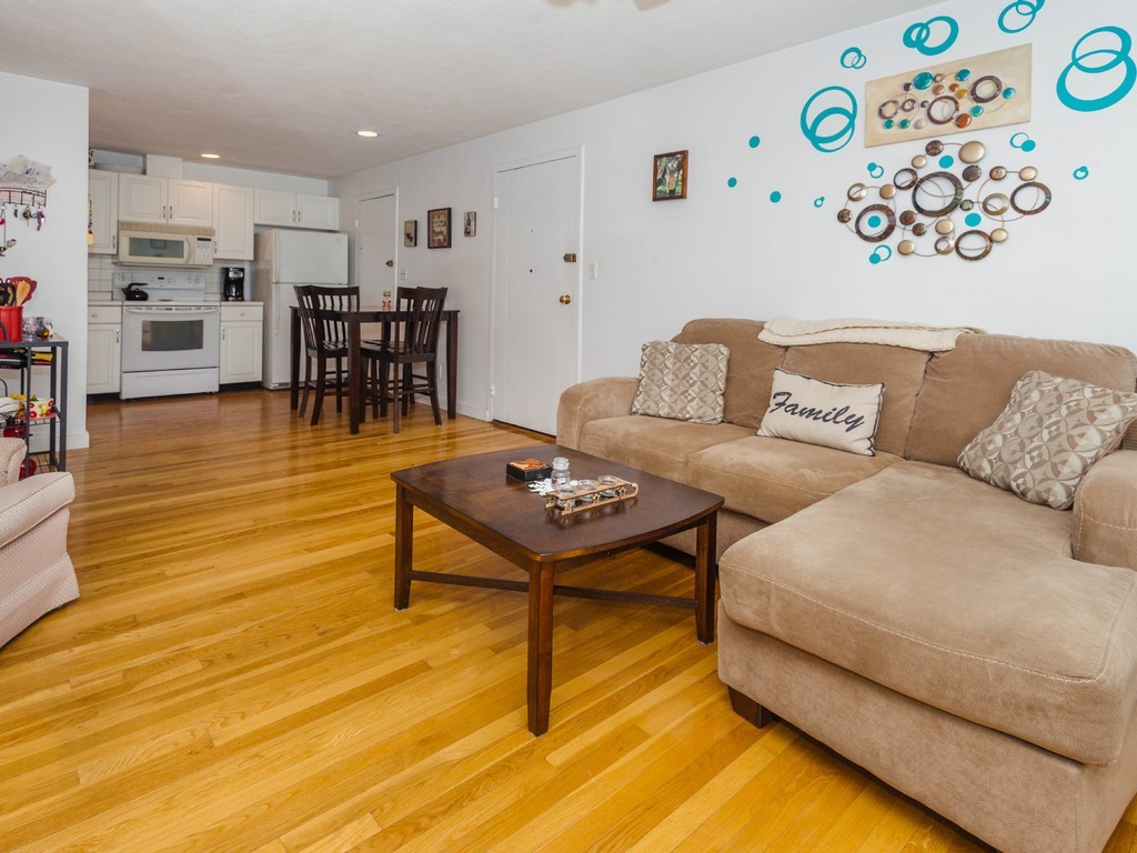 31 Warren Street, Unit 11 Waltham, MA 02453 - Photo 11 of 23