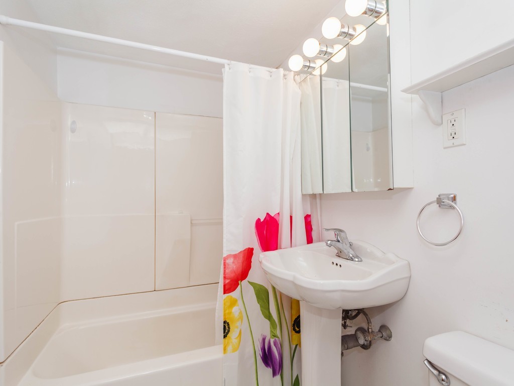 31 Warren Street, Unit 11 Waltham, MA 02453 - Photo 16 of 23