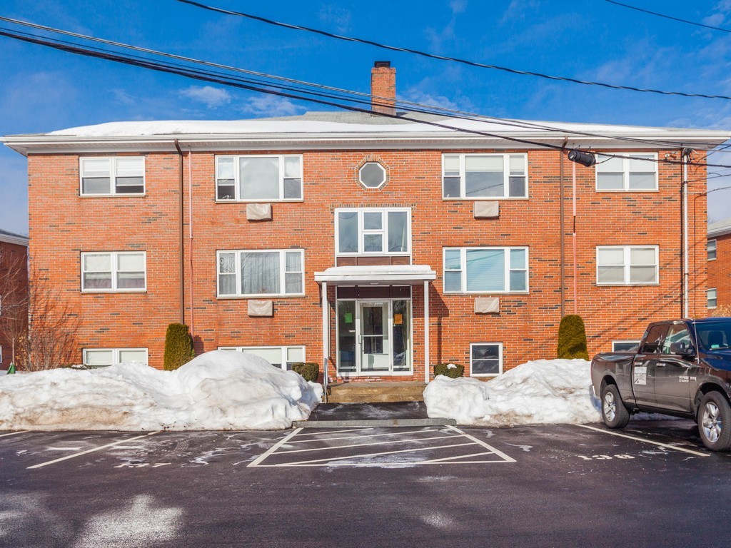 31 Warren Street, Unit 11 Waltham, MA 02453 - Photo 18 of 23