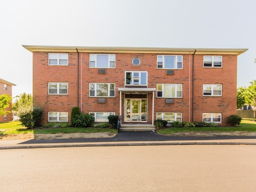 31 Warren Street, Unit 11 Waltham, MA 02453 - Photo 22 of 23
