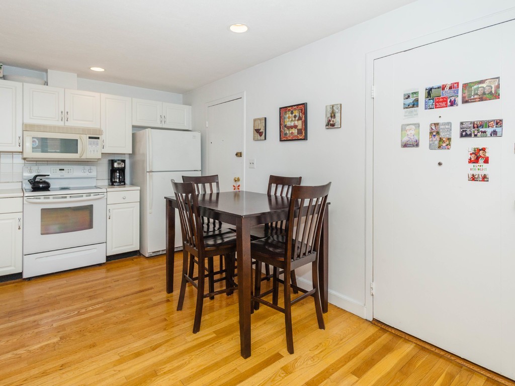31 Warren Street, Unit 11 Waltham, MA 02453 - Photo 6 of 23
