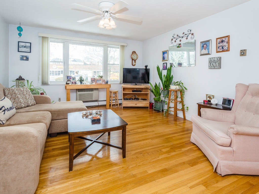 31 Warren Street, Unit 11 Waltham, MA 02453 - Photo 7 of 23