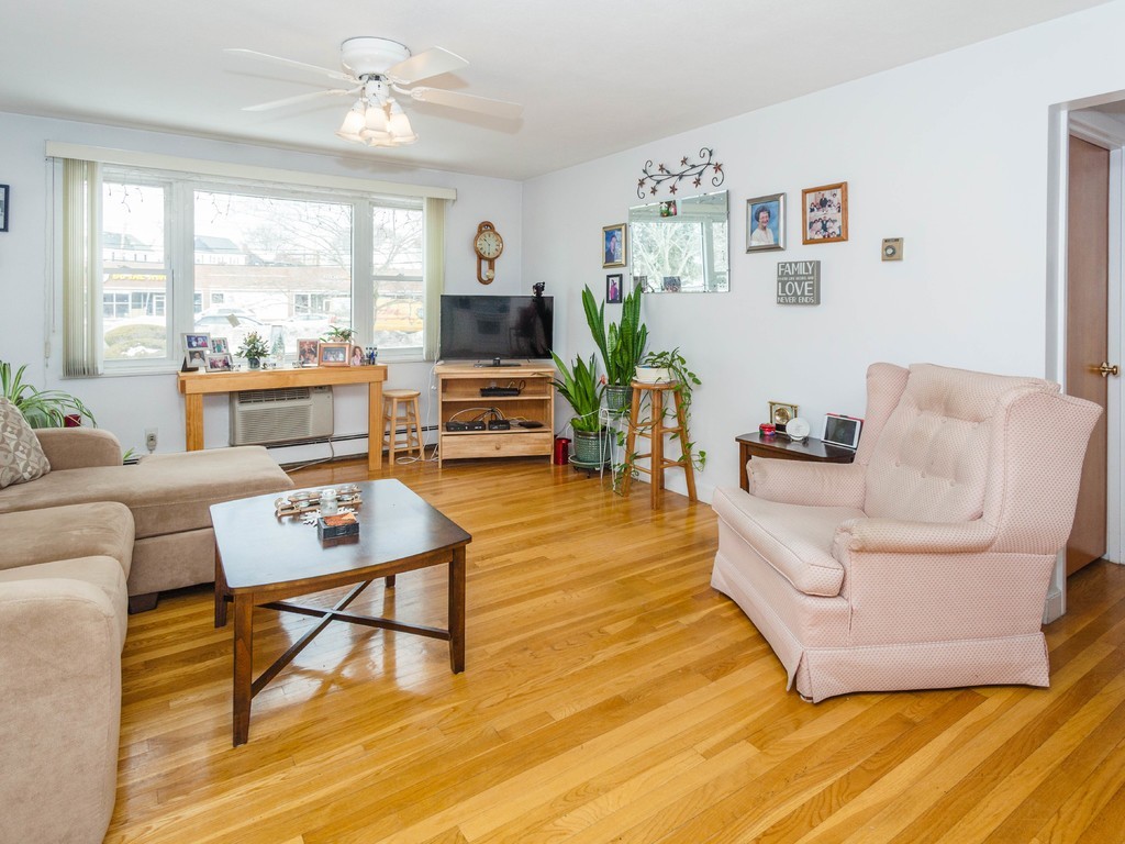 31 Warren Street, Unit 11 Waltham, MA 02453 - Photo 8 of 23